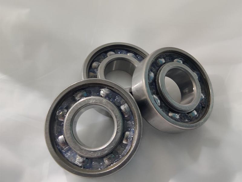What is the purpose of bearing lubrication？