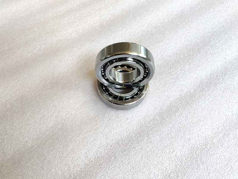 How are ball screw bearings installed?
