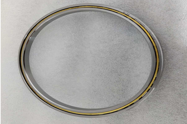 Thin section ball bearing