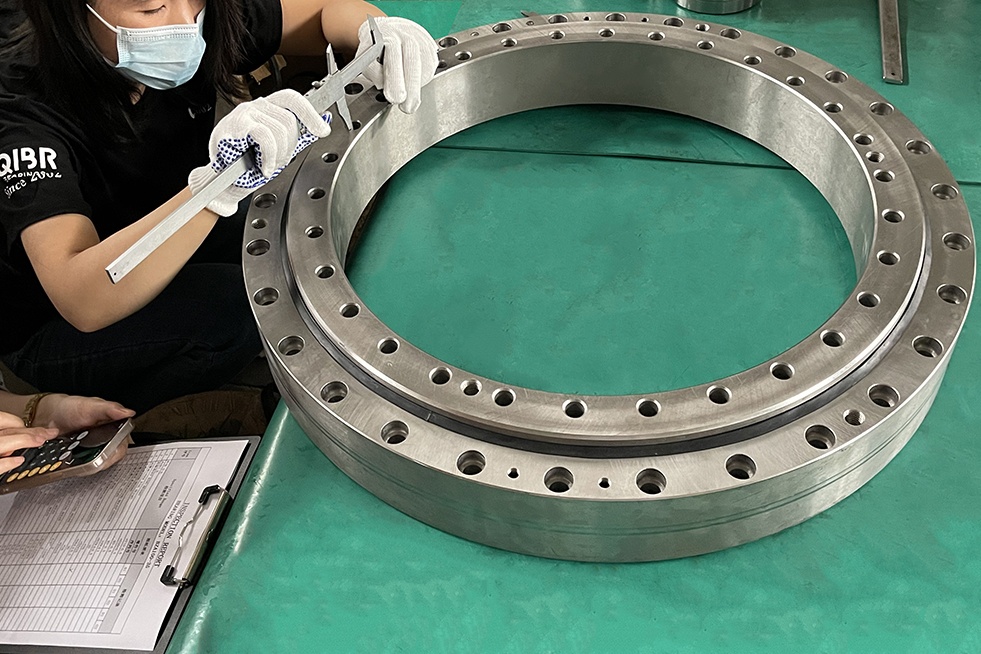 Advanced Material Engineering and Performance Characteristics of Stainless Steel Slewing Bearings  